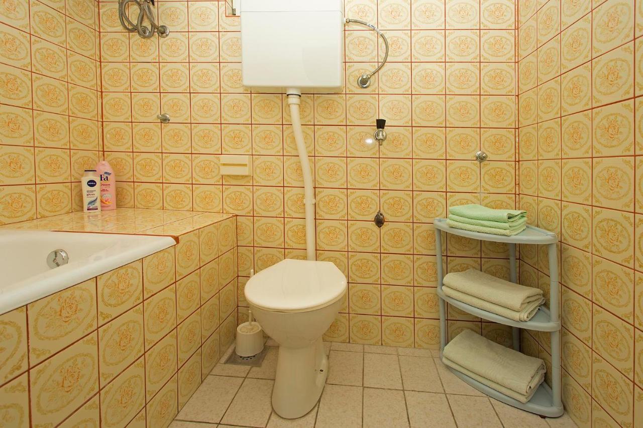 Apartments Dora Хвар Екстериор снимка