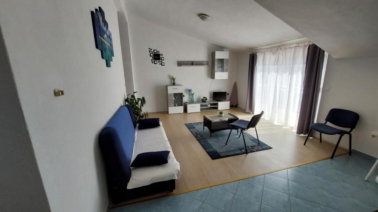 Apartments Dora Хвар Екстериор снимка