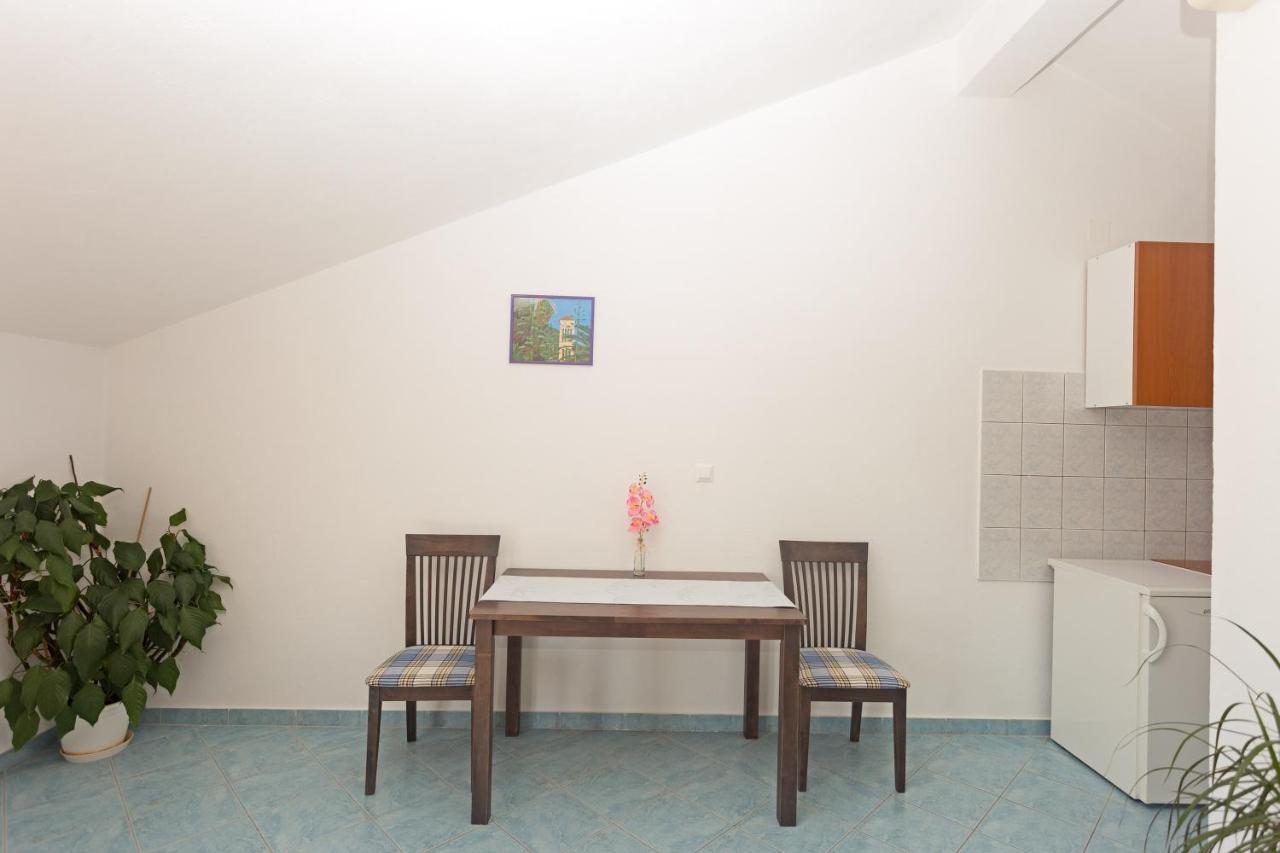 Apartments Dora Хвар Екстериор снимка