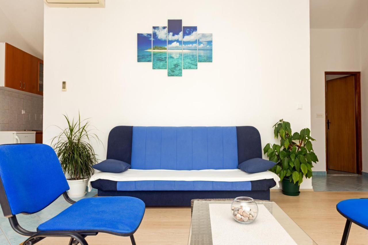 Apartments Dora Хвар Екстериор снимка
