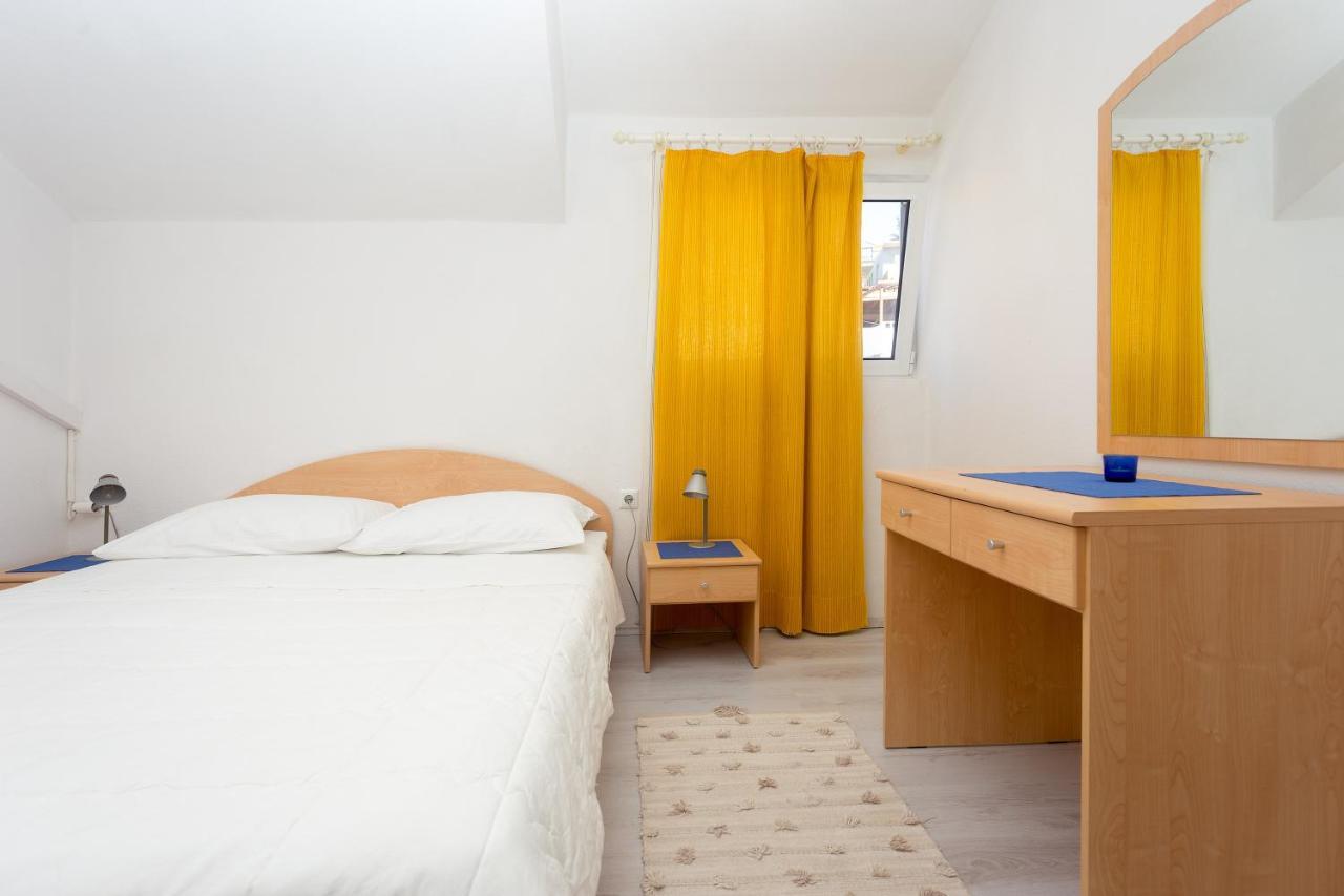 Apartments Dora Хвар Екстериор снимка