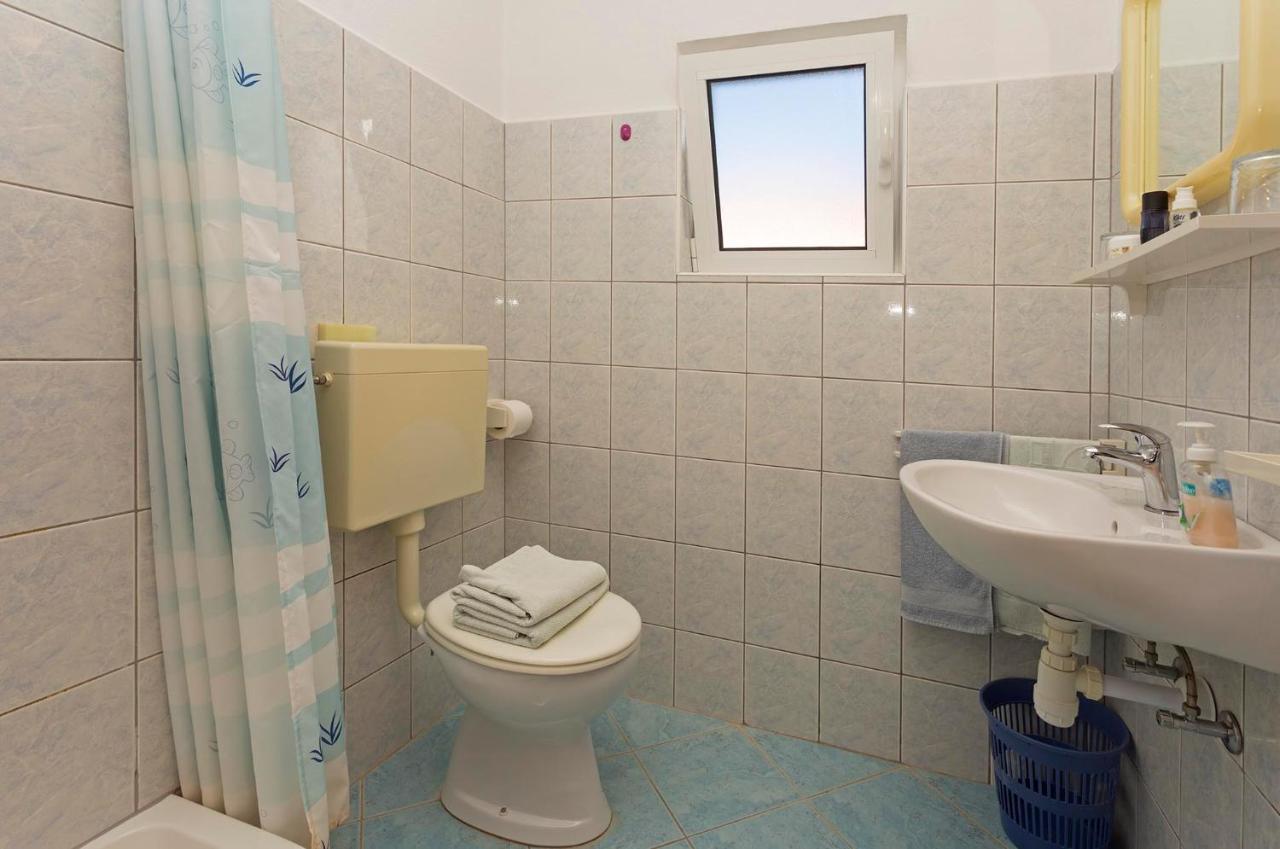 Apartments Dora Хвар Екстериор снимка