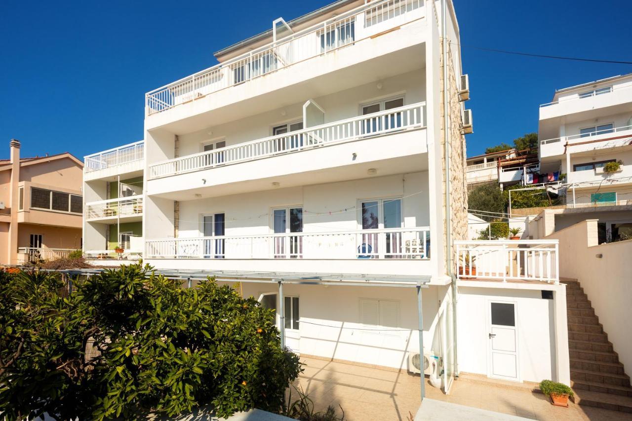 Apartments Dora Хвар Екстериор снимка