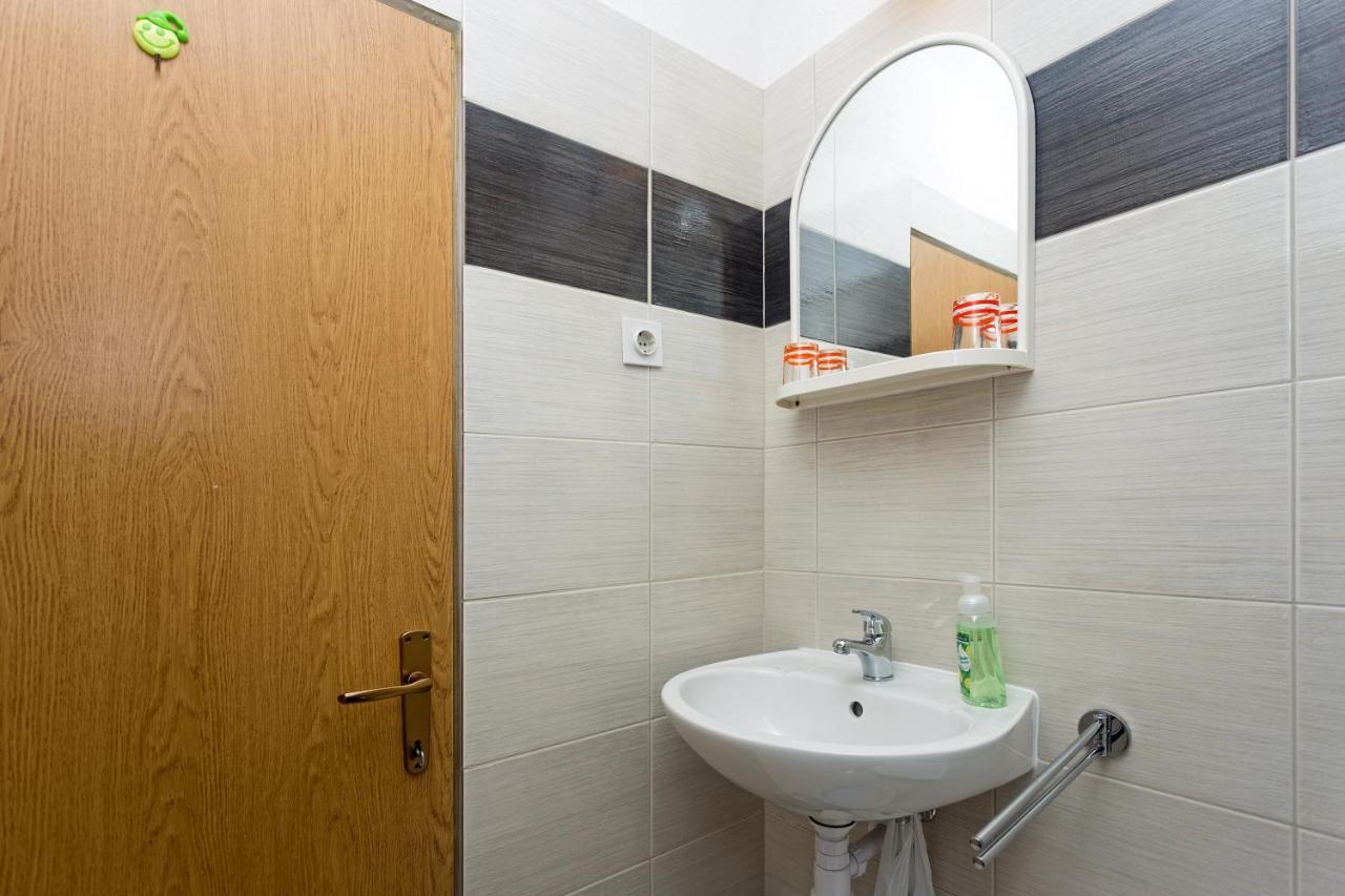 Apartments Dora Хвар Екстериор снимка