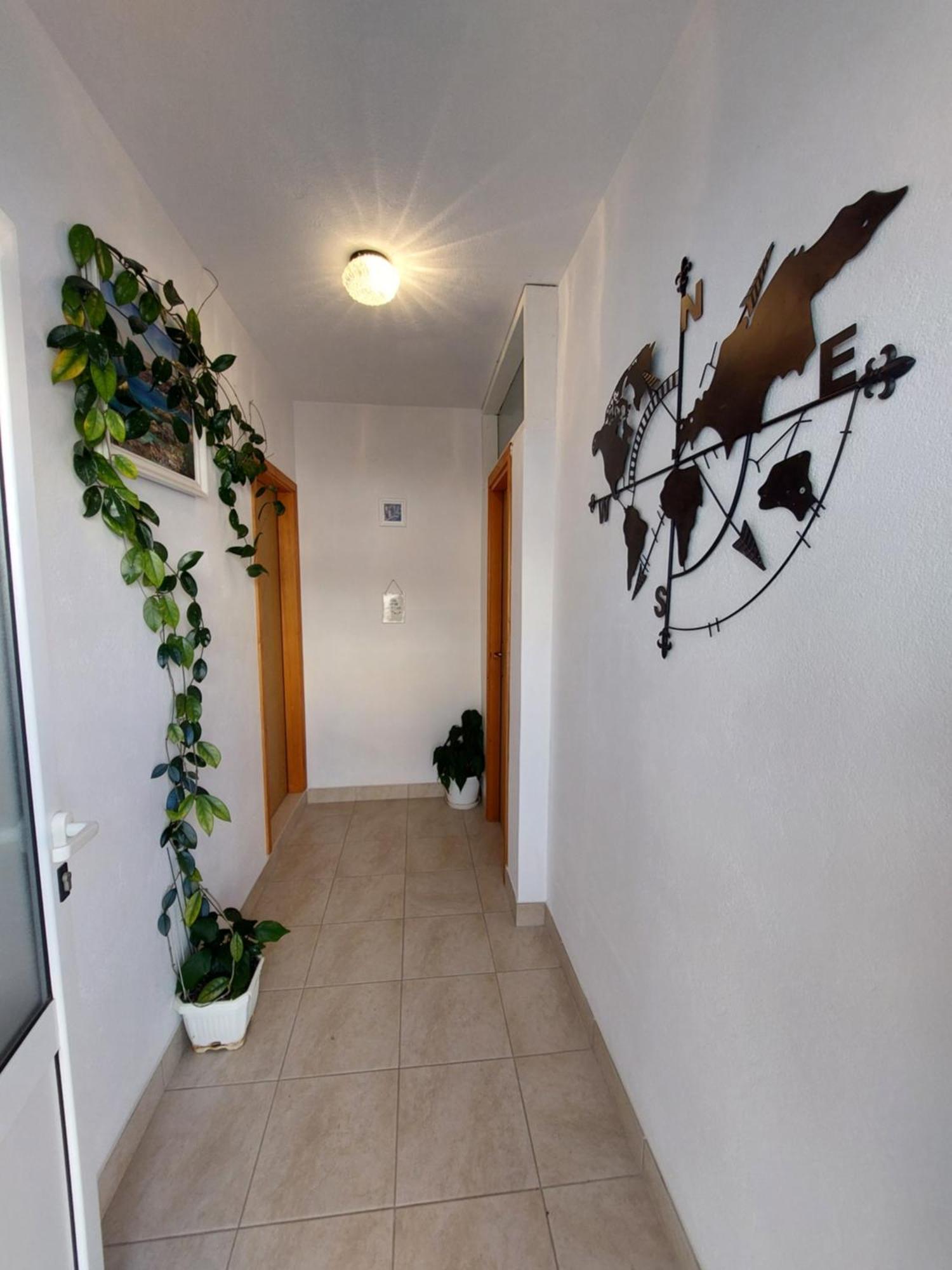 Apartments Dora Хвар Екстериор снимка