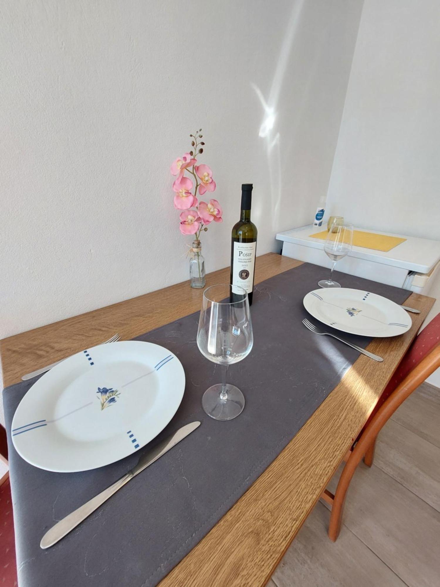Apartments Dora Хвар Екстериор снимка